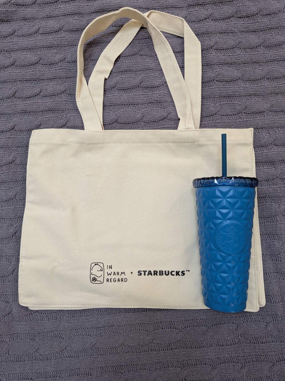 Starbucks Asia Medium Canvas Tote Bag with Bearista Storefront Print BNWT - Picture 3 of 6